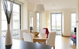 Diagonal Magnolia Apartament
