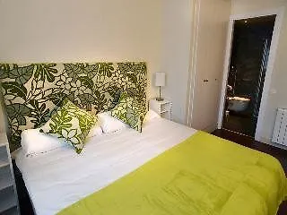 Diagonal Magnolia Apartment